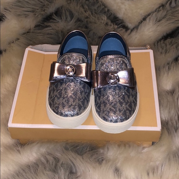 Little girls mciheal Kors loafers - Picture 1 of 5